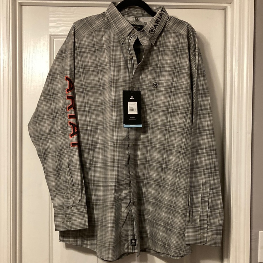 Ariat Men's Black and Gray Checkered Button down Shirt XL
